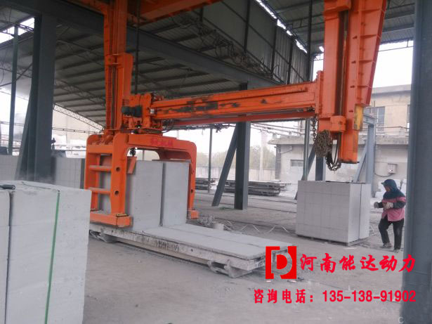 加气混凝土釜后旋转夹具有什么作用？
